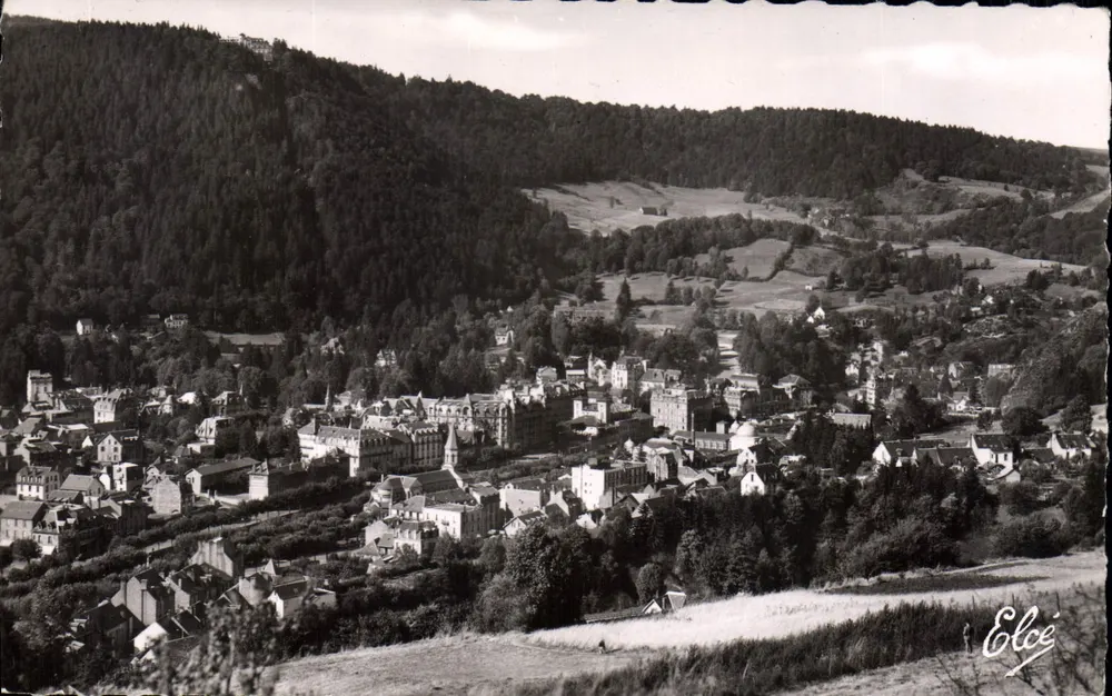 La Bourboule (Puy-de-Dôme) — Allgemeiner Blick von der Straße nach Murat-le-Quaire — L. Chatagnéau - Vorderseite