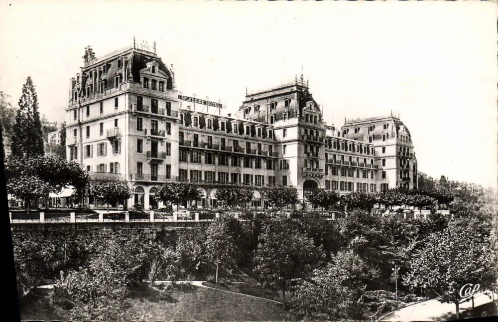 EVIAN-LES-BAINS — O Splendide-Hôtel — C.A.P. Paris - Frente