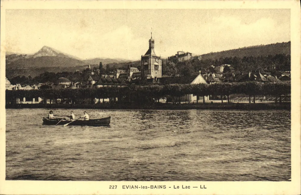EVIAN-les-BAINS - O Lago — LL — 227 - Frente