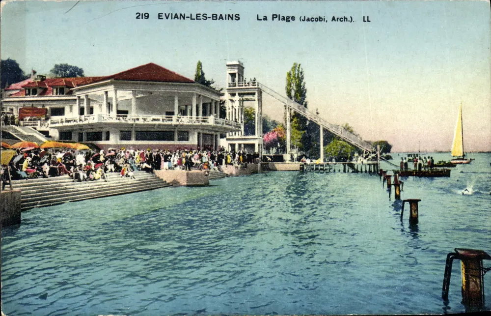 Evian-les-Bains — A Praia — (Jacobi, Arch.) - Frente