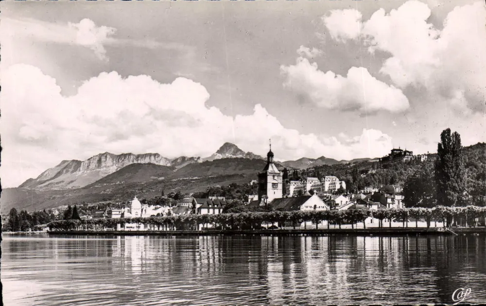 Évian-les-Bains e a Dente d'Oche — Cie des Arts Photographiques, Paris - Frente