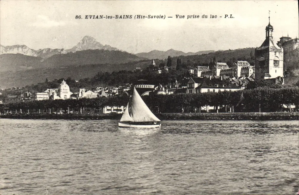 EVIAN-les-BAINS (Hte-Savoie) — Vue prise du lac — P.L. - Frente