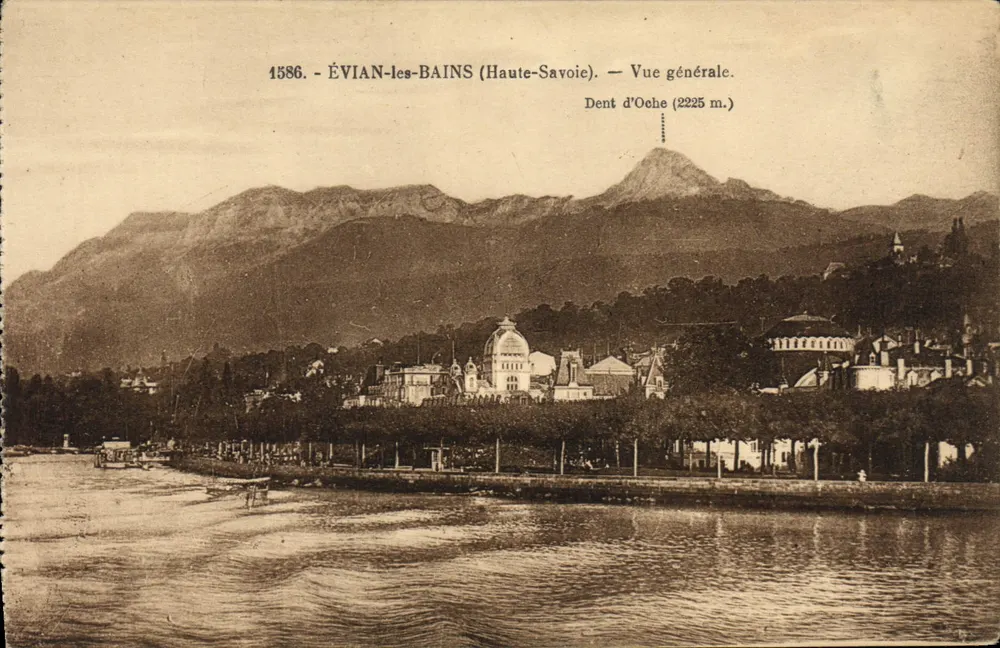 ÉVIAN-LES-BAINS (Haute-Savoie) — Vista geral — Dent d'Oche (2225 m.) — L. Fauraz, editor em Annemasse (Haute-Savoie) - Frente