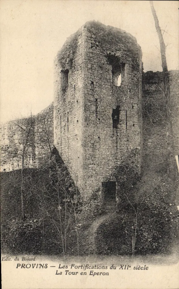 Provins — Le Fortifications du XIIe siècle — La Tour en Eperon, edit. du Briard - Recto