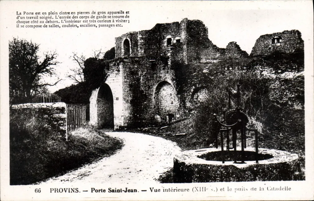 Porte Saint-Jean — Innensicht (13. Jh.) und das Brunnen der Catadelle — Provins - Vorderseite