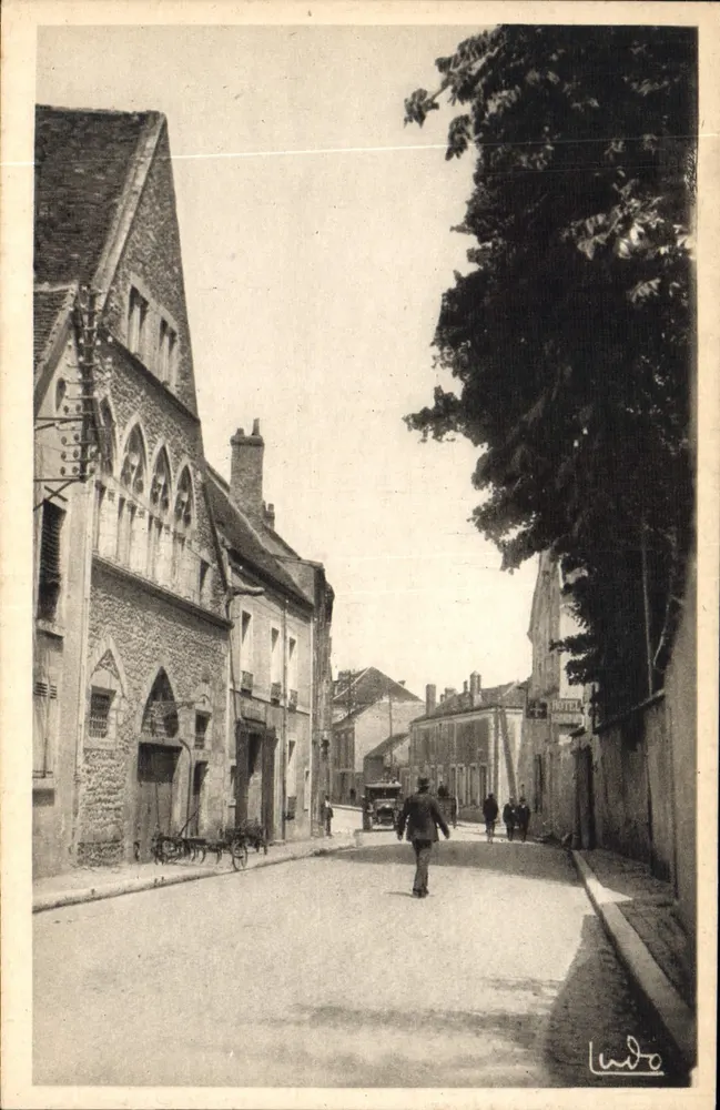 Provins — O Hotel de Vauluisant (século XIII) — Ludovic de Magallon - Frente