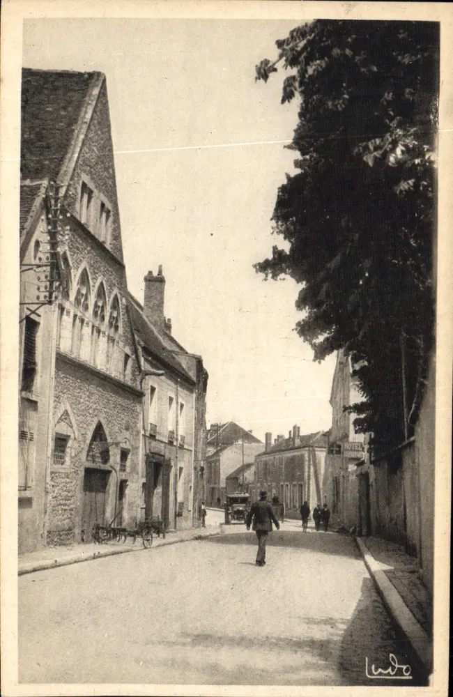 Provins — O Hotel de Vauluisant (XIII) — Ludovic de Magallon - Frente