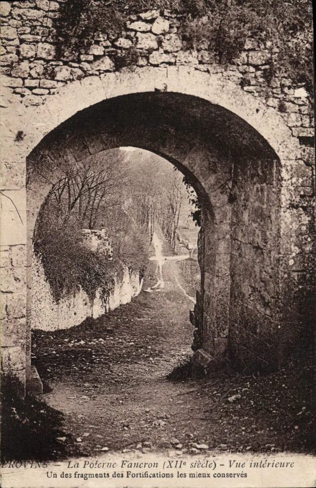 Provins — La Poterne Fancron (século XII) — Vista interna - Frente