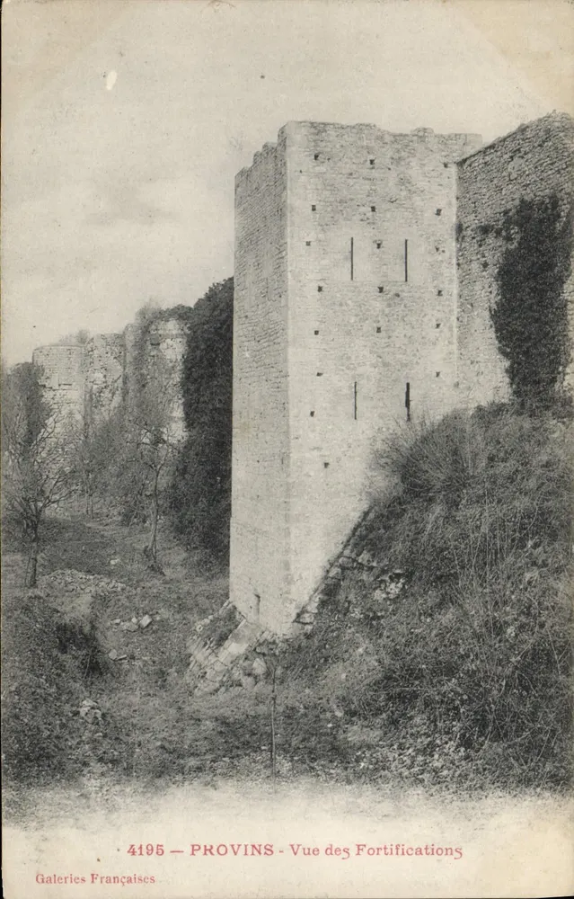 Provins — Vista das Fortificações — Galeries Françaises, n° 4195 - Frente
