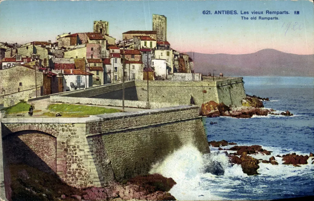 Antibes. Die alten Mauern — Panoramablick auf die Mauern und den Hafen — Éditions d'Art RosTan, Nice - Vorderseite