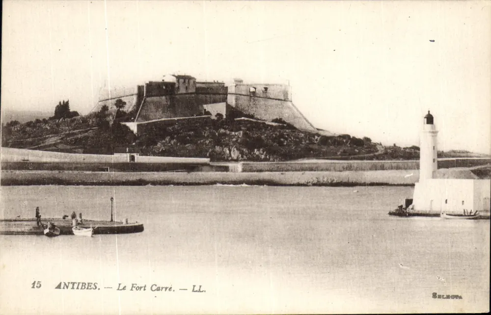 Antibes — O Forte Carré — Selcota - Frente