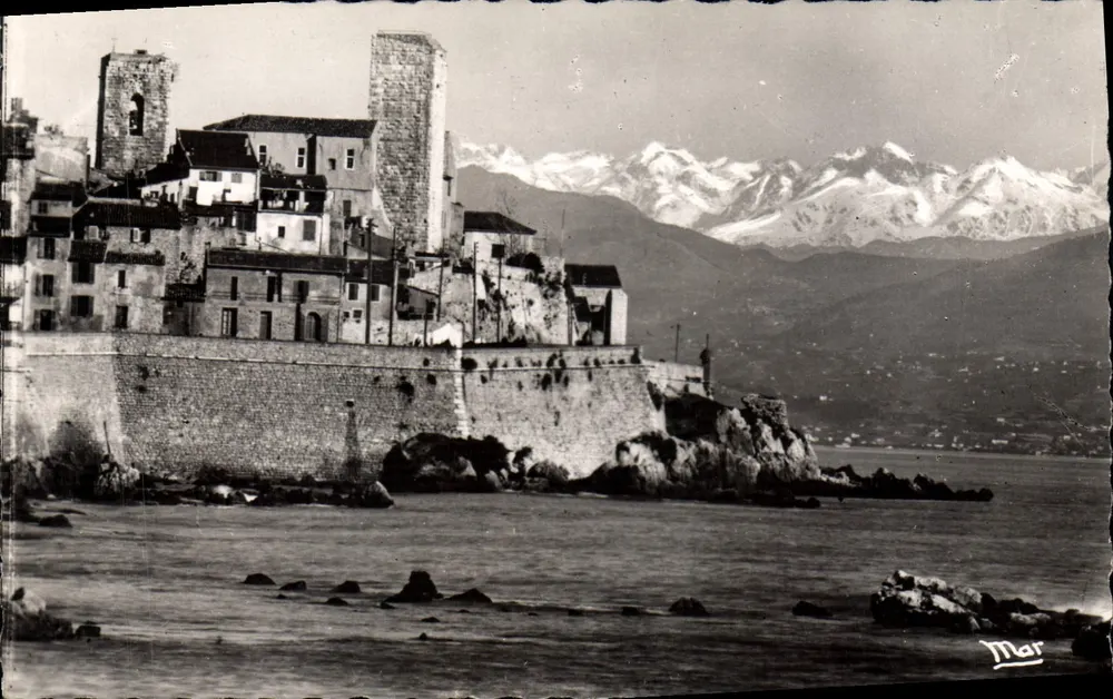 Antibes — Die Mauern und die Alpen — Französische Editions - Vorderseite