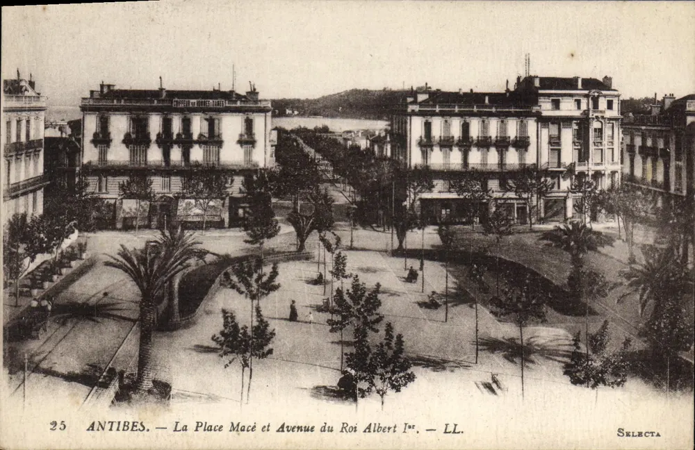 Antibes — Place Macé und Avenue du Roi Albert Ier — Selecta - Vorderseite