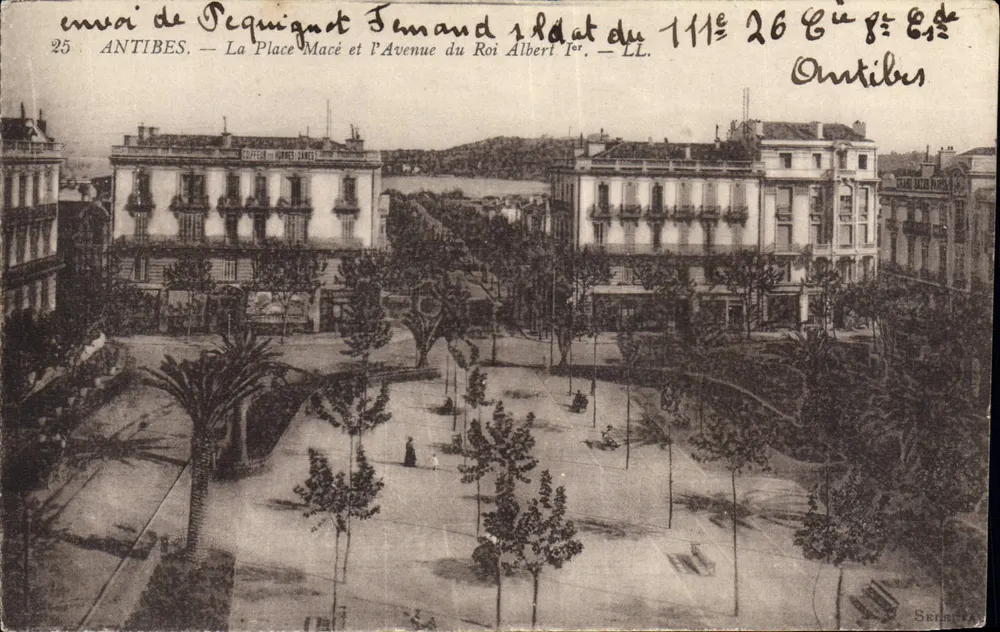Antibes — Place Macé und Avenue du Roi Albert Ier — LL - Vorderseite