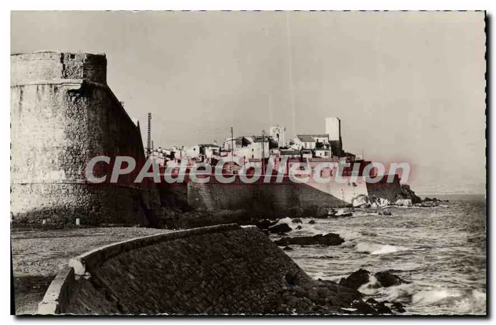 Antibes — Das alte Stadttor und die Mauern — CPAdeCollection - Vorderseite