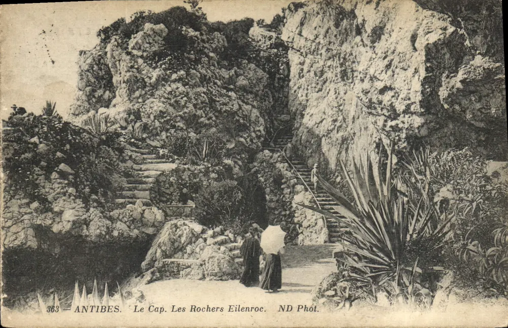 Antibes — O Cabo. Os Rochos Eilenroe — ND Fot. - Frente