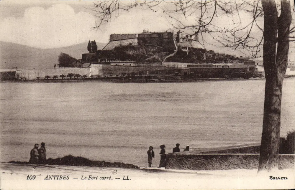 Antibes — O Forte Quadrado — Selacta, n°109 - Frente
