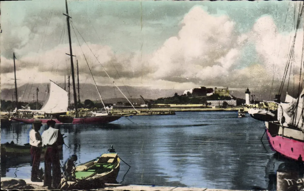 Antibes — Porto — Les Éditions Françaises - Frente