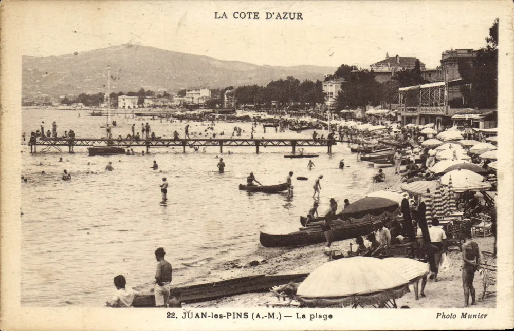 Juan-les-Pins (A.M.) — A praia — Foto Munier - Frente