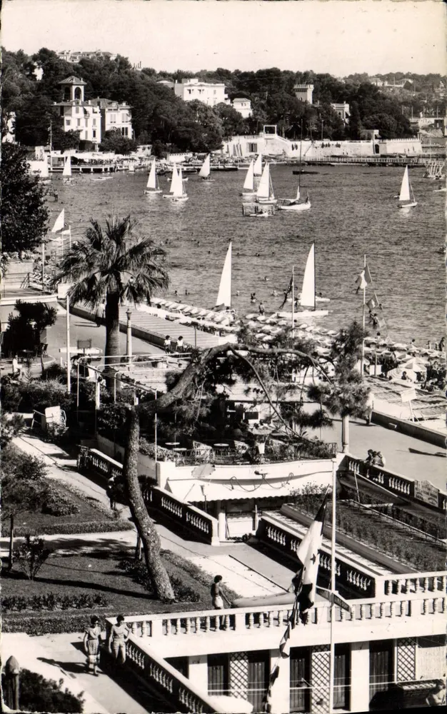 Vista de Juan-les-Pins — praia e veleiros — Edições MAR em Juan-les-Pins, n°06 - Frente
