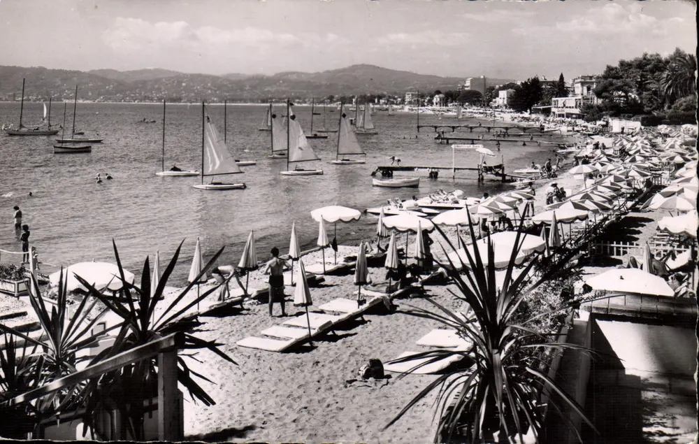 Juan-les-Pins — As praias — Éditions S.E.P.R. n° 10-35 - Frente