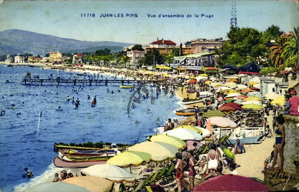 Juan-les-Pins — Vista geral da Praia — Adès - Frente
