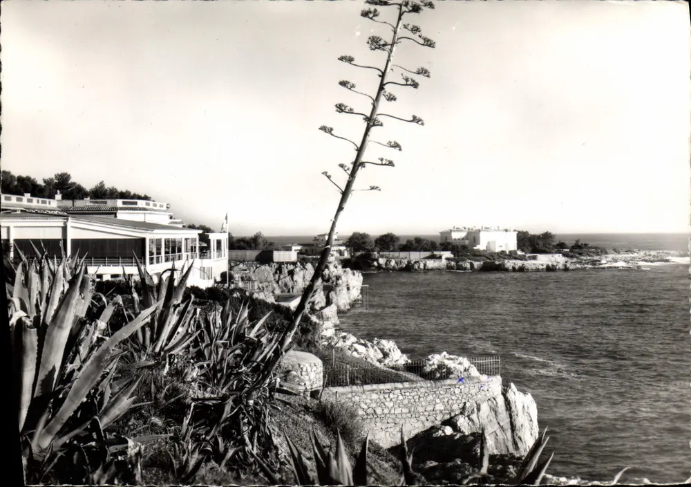 Juan-les-Pins — O Cabo de Antibes - Eden Roc — Edições DENY - Frente