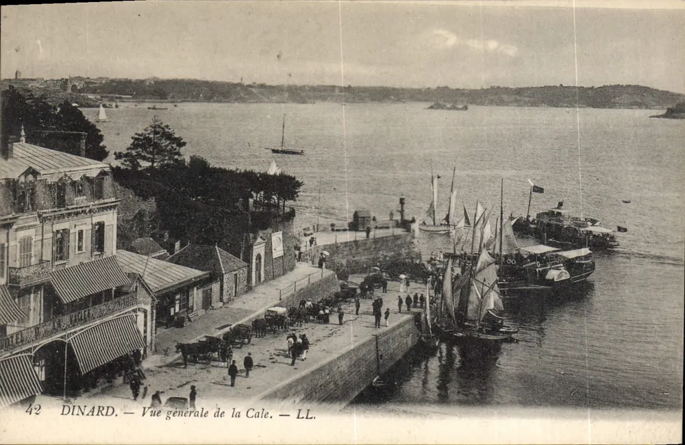 Dinard — Vista geral da Cale — LL. n°42 - Frente