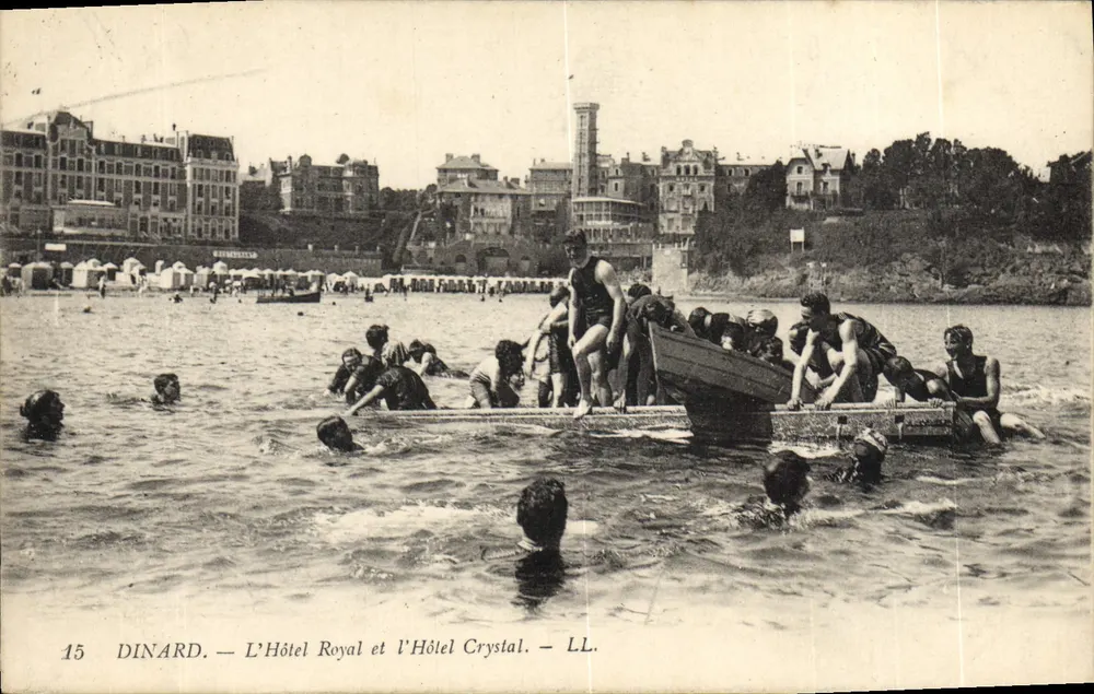 Dinard — Das Hotel Royal und das Hotel Crystal — LL. Nr. 15 - Vorderseite