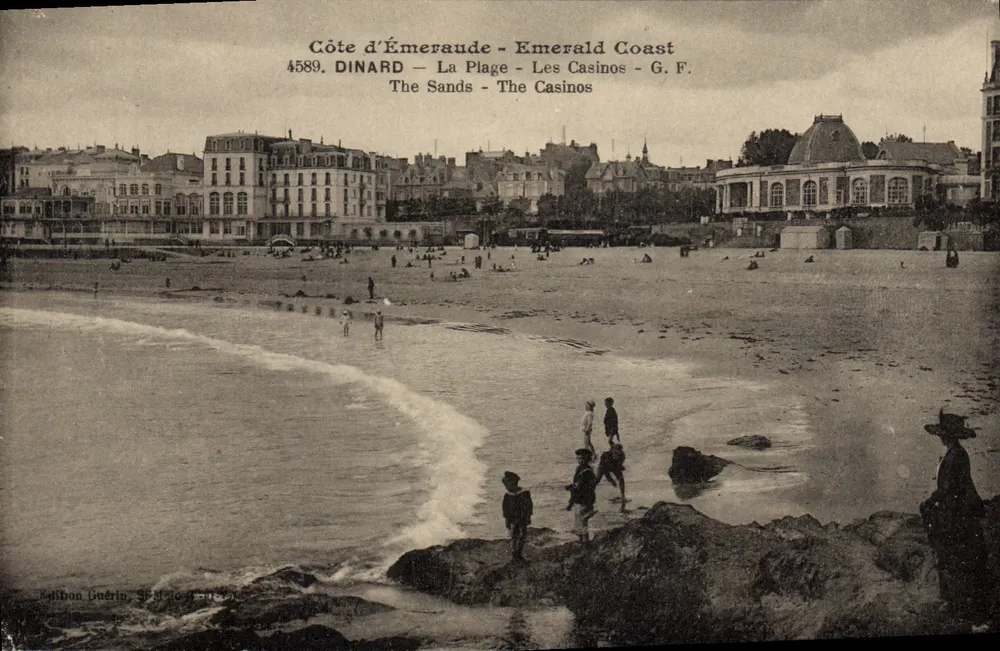 Dinard — A Praia - Os Casinos — Edição Guérin, n° 4589 - Frente