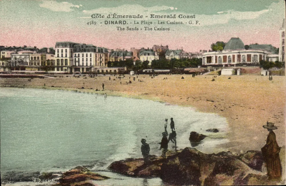 Dinard - A Praia - Os Casinos - Edição Goudier, n° 4589 - Frente