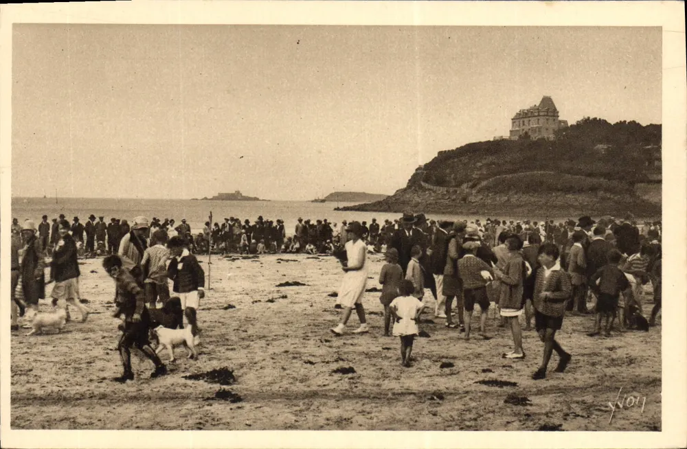 Dinard — A Praia em direção à Ponta do Moulinet — Les Éditions d'Art Yvcon, Paris - Frente