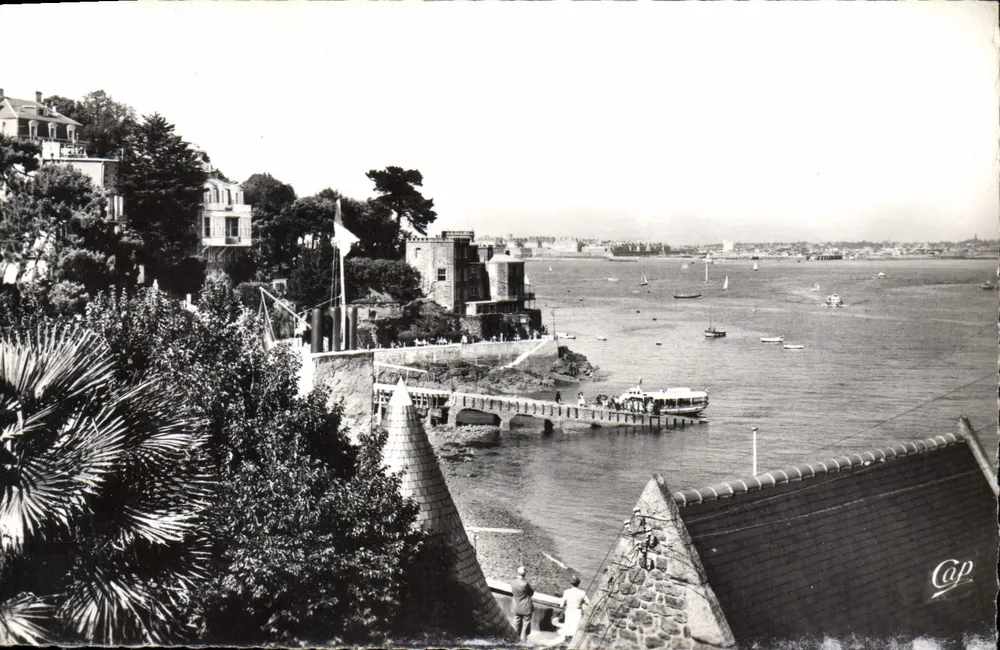 Dinard - Costa da Esmeralda — Embarcadouro das Lanchas Verdes, Promenade du Clair de Lune — C.A.P. Paris - Frente