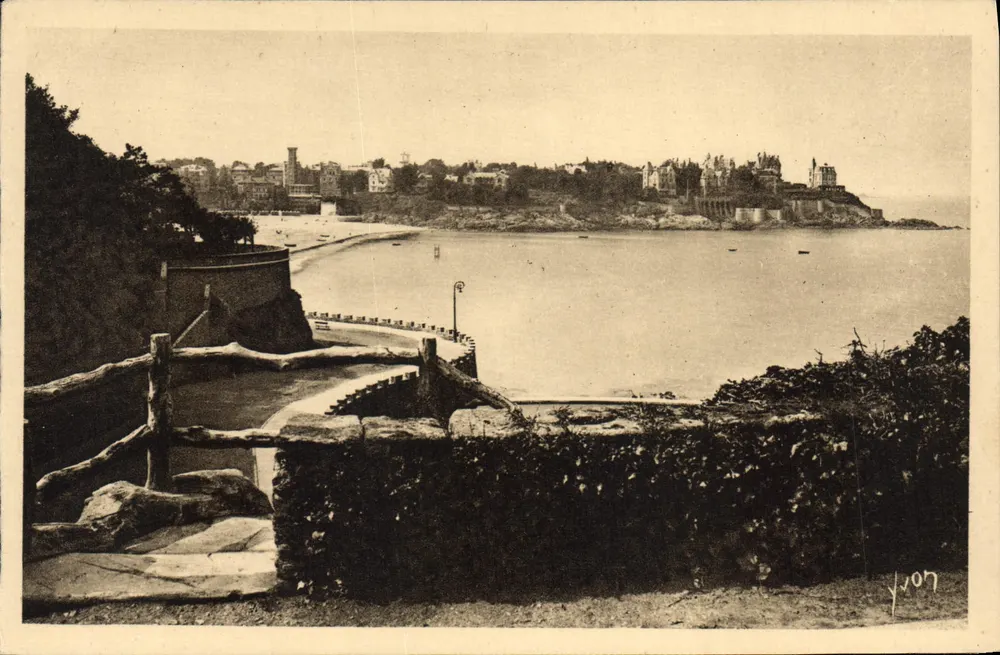 A Ponta da Malouine — Dinard (Ille-et-Vilaine) — Edições de Arte YVC-NI - Frente