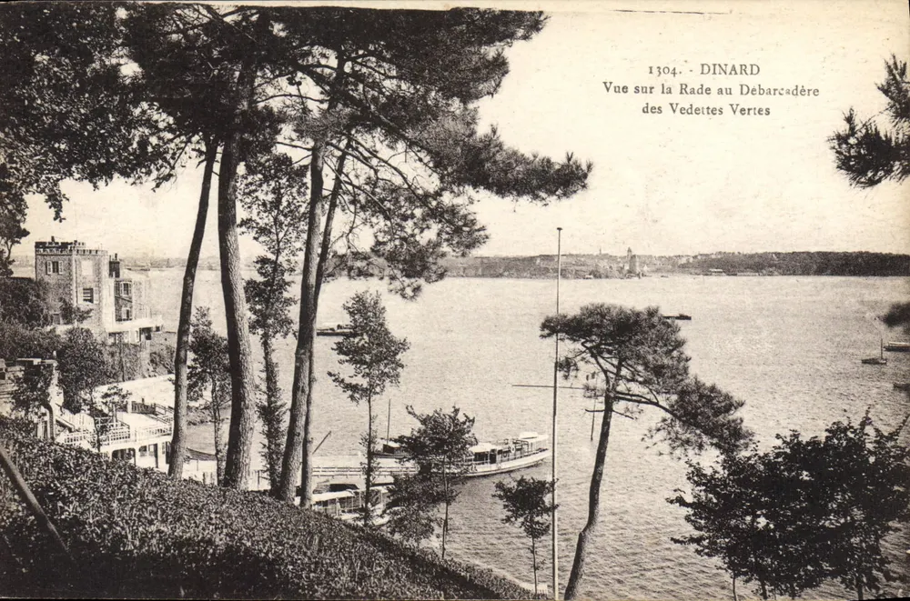 Dinard — Blick auf den Hafen am Pier der Green Launches — Laurent-Nél, Rennes - Vorderseite