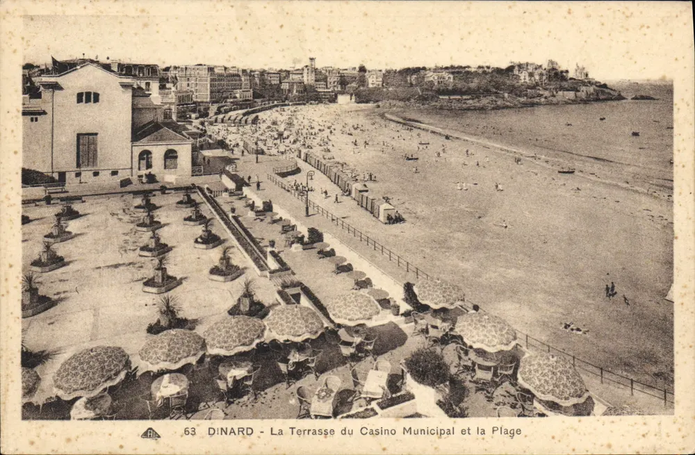 Dinard - Die Terrasse des Kommunalen Kasinos und der Strand - Vorderseite