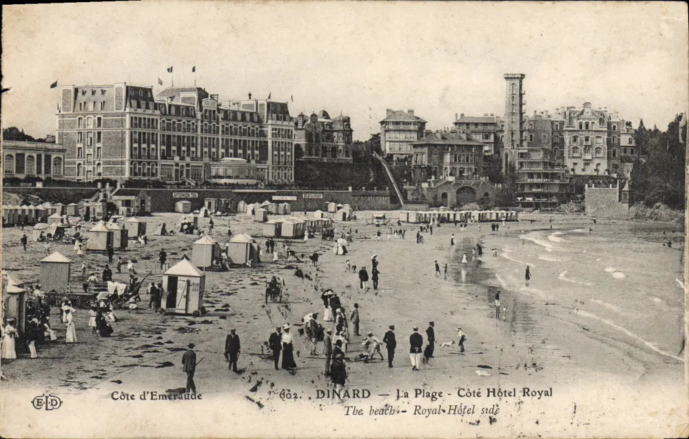 Dinard — A Praia — Lado Hotel Royal — Costa da Esmeralda — Editor E.P.D. n° 662 - Frente