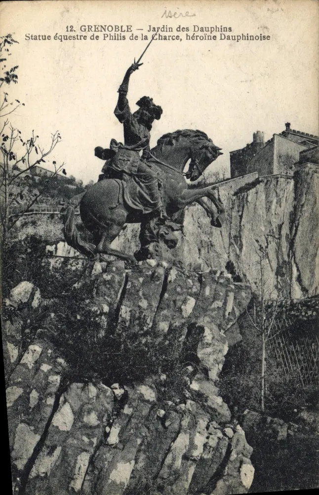 Grenoble — Garten der Dauphins — Reitstatue von Philis de la Charce, Heldin der Dauphinien - Vorderseite