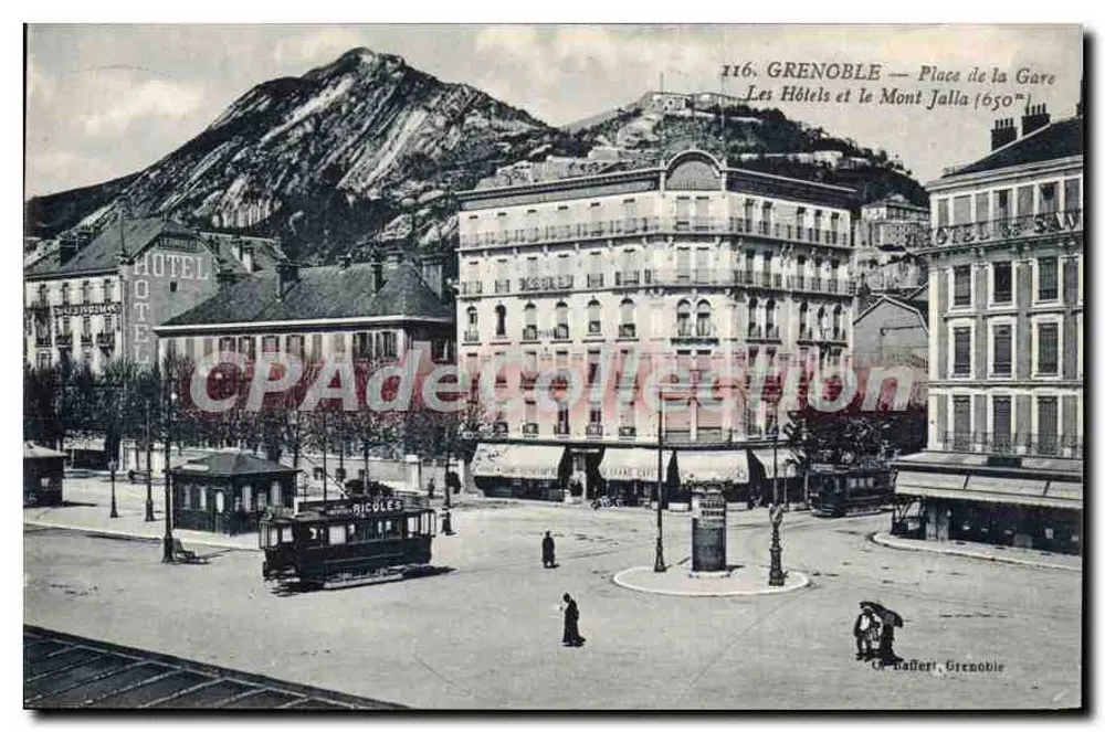 Grenoble — Place de la Gare und Berg Jalla (650m) - Vorderseite