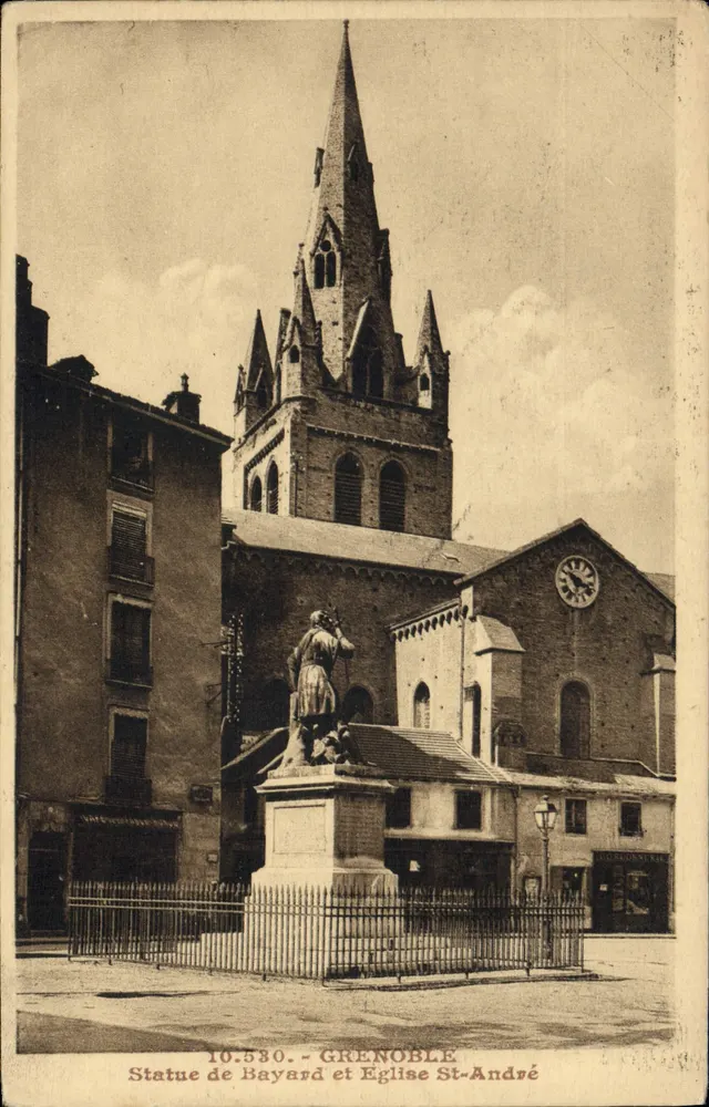 Grenoble — Estátua de Bayard e Igreja de São André — Doubliné Payages - Frente