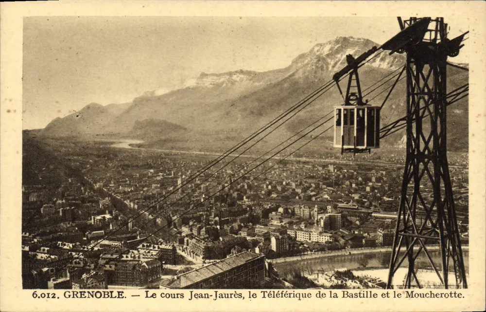 Grenoble — Der Cours Jean-Jaurès, der Téléférique de la Bastille und der Moucherotte - Vorderseite