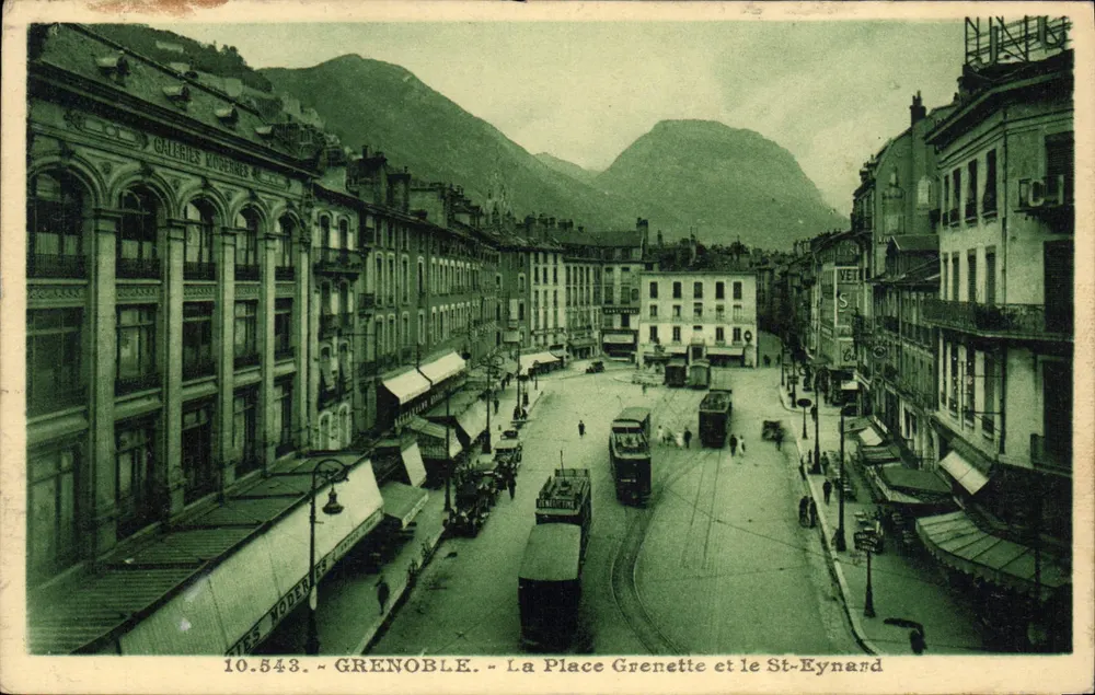 Grenoble - A Place Grenette e o St-Eynard — Editor: 10.543 - Frente