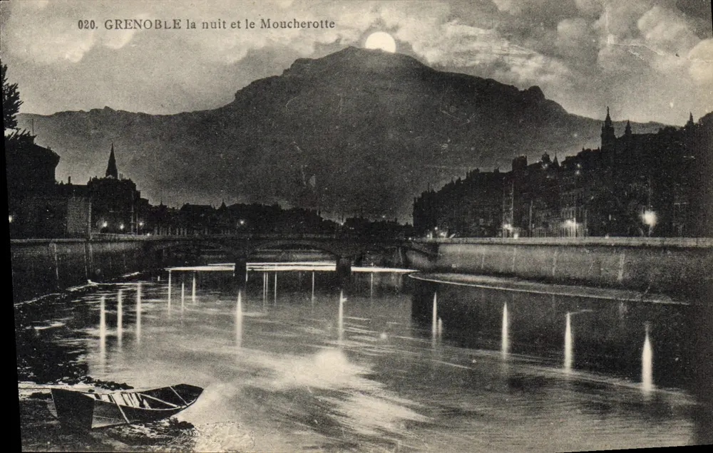 Grenoble à noite e o Moucherotte — vista noturna com montanha e rio — editor B.&G. n° 020 - Frente