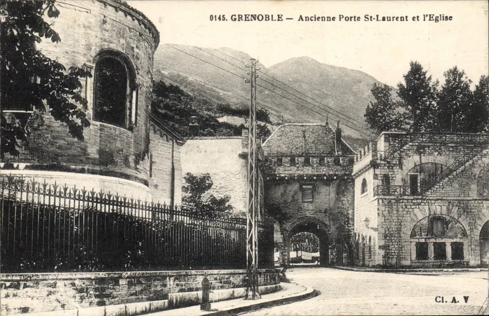Grenoble — Alte St.-Laurent-Tür und die Kirche — CI. A. V. n°0145 - Vorderseite
