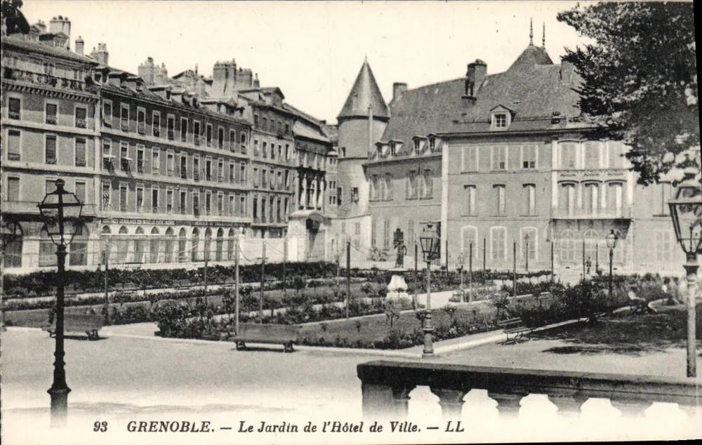 Grenoble — Der Rathausgarten — LL - Vorderseite