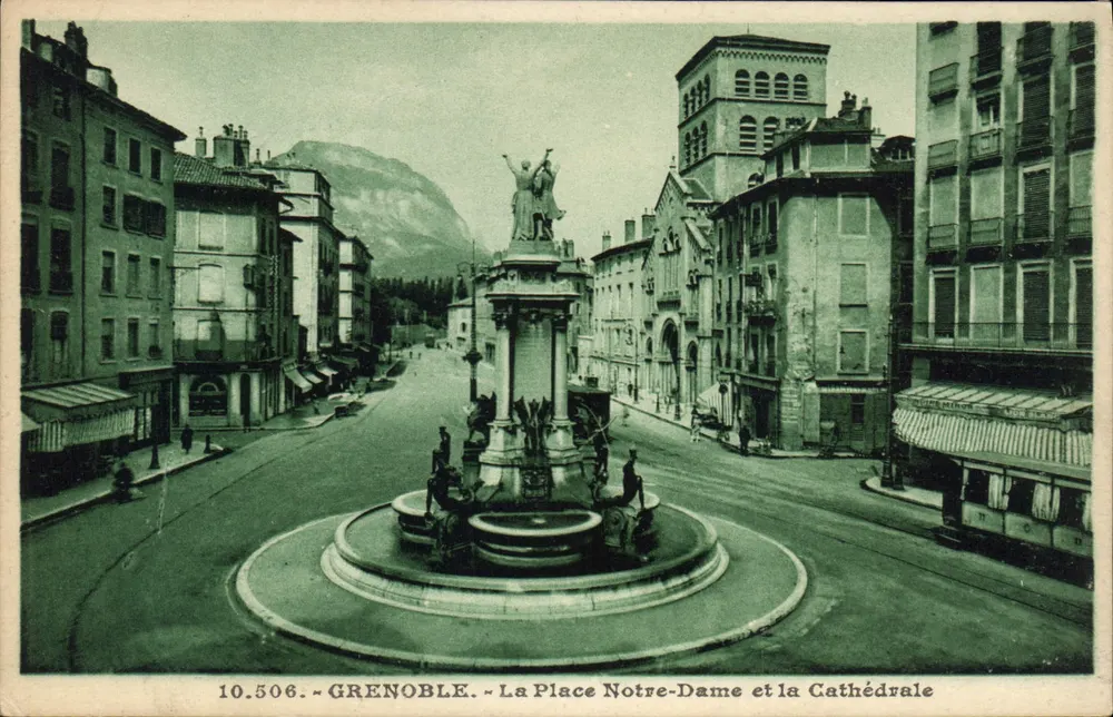 Grenoble — Place Notre-Dame und die Kathedrale — Verlag Dauphine-Payagé, n° 10.506 - Vorderseite