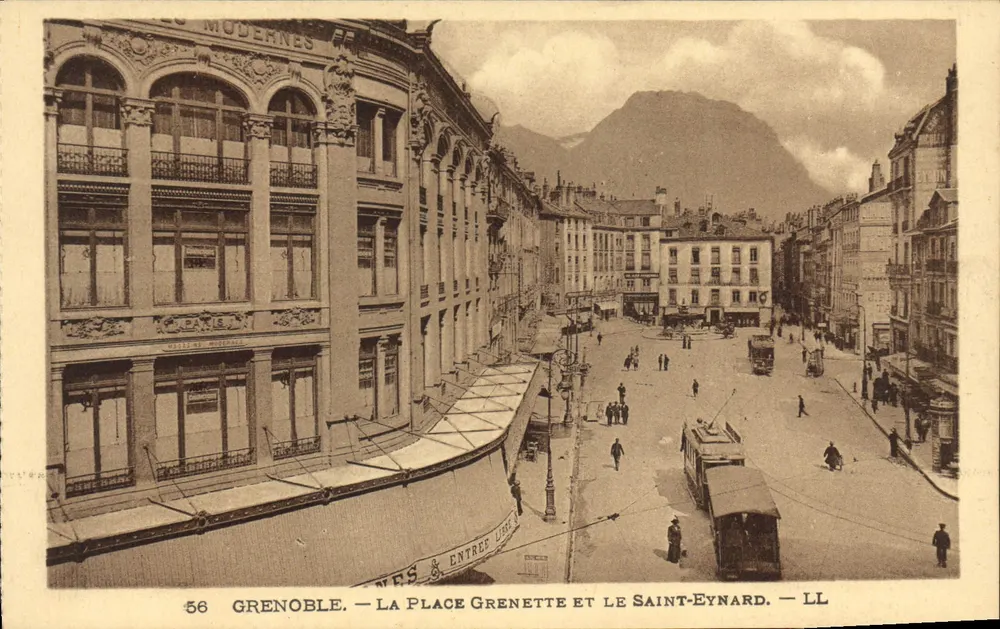 Grenoble — A Praça Grenette e o Monte Saint-Eynard — LL - Frente