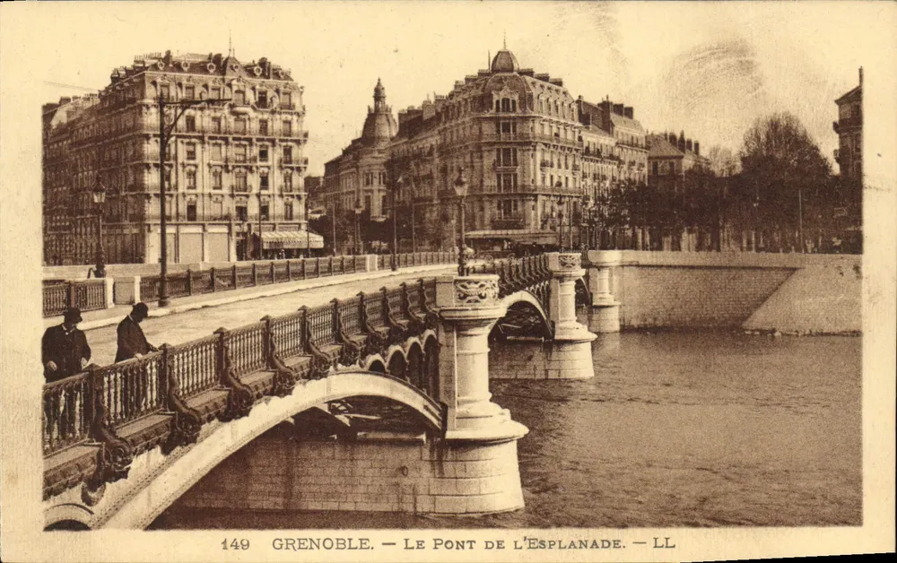 Grenoble — O Pont da Esplanada — LL - Frente