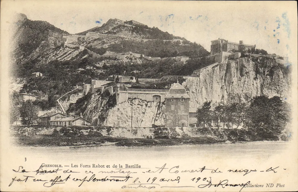 Grenoble — Os Fortes Rabot e da Bastilha — ND Phot - Frente