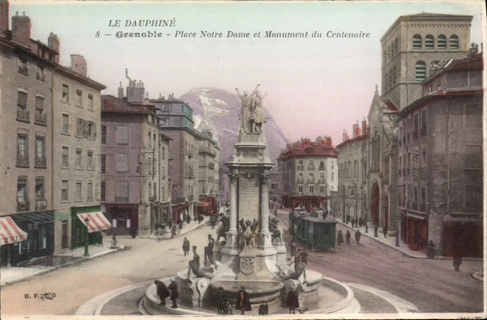 Grenoble - Place Notre Dame und Monument du Centenaire — B. F. — n°8 - Vorderseite
